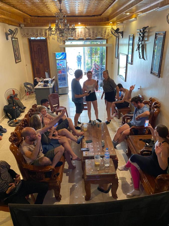 Hg Hostel Provide Tours & Motorbikes Ha Giang Exterior photo