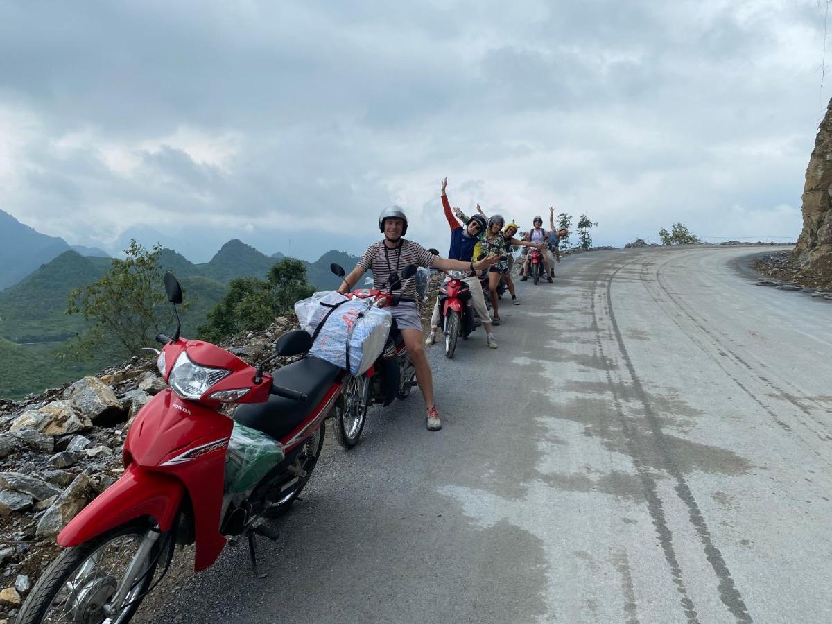 Hg Hostel Provide Tours & Motorbikes Ha Giang Exterior photo